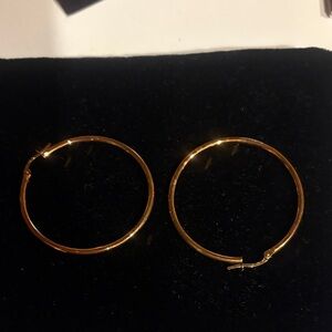 Elegant 14kt Italian Gold Hoop Earrings